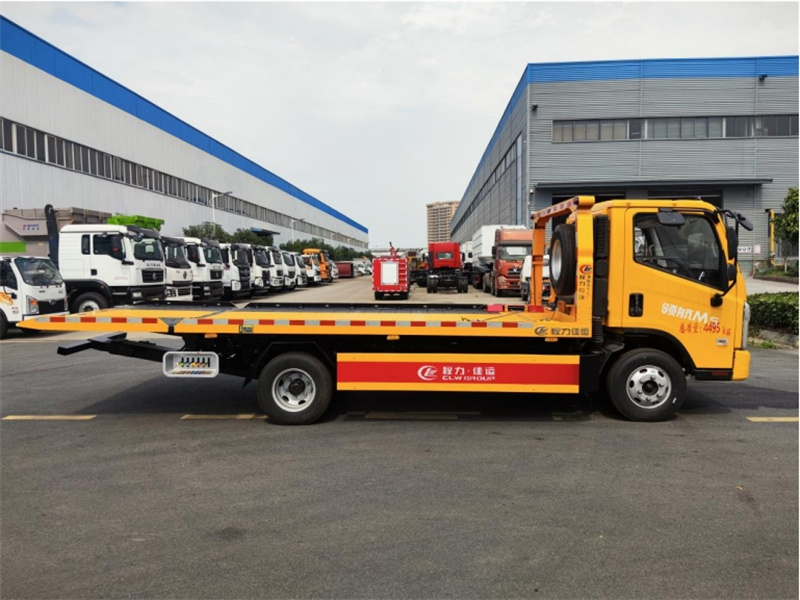 國(guó)六福田領(lǐng)航藍(lán)牌清障車(chē)