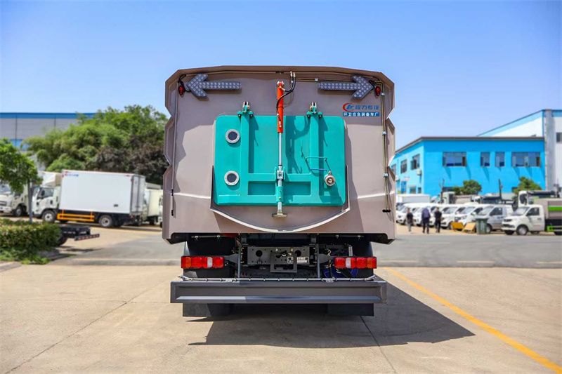 湖北程力重汽濰柴240馬力mate洗掃車(chē)（16方）